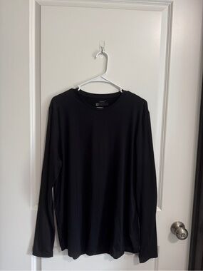 Unrl black ultra long sleeve
